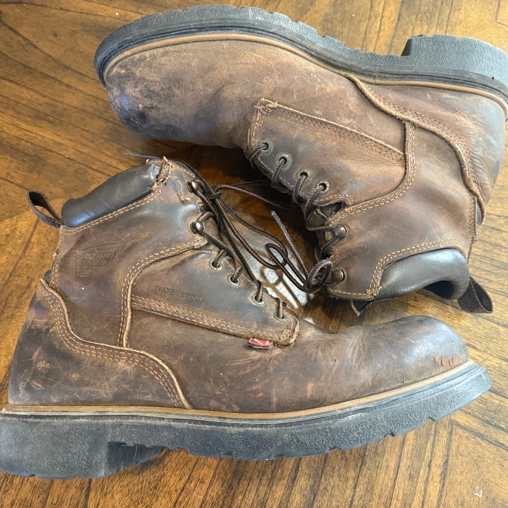 Red Wing Shoes Men's  ASTM F2892-11 EH Size 10 D Brown Leather Boots